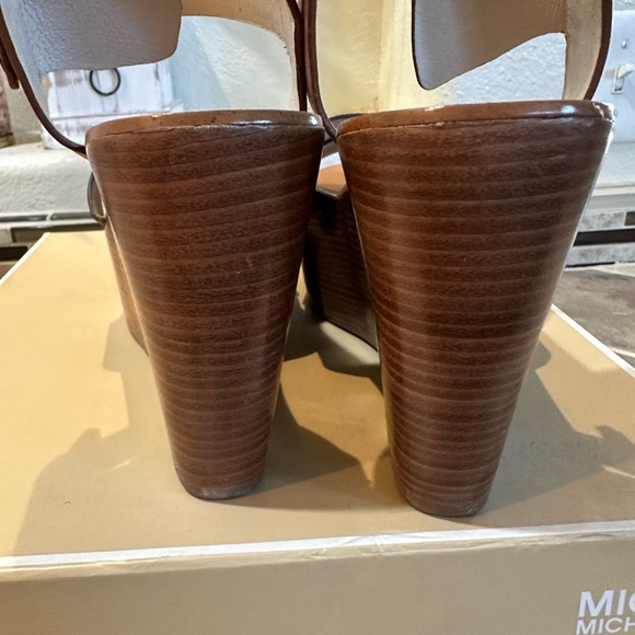 Michael Kors Peggy Sz 9.5 M Luggage Leather Wedges  Michael Kors Peggy Wedge